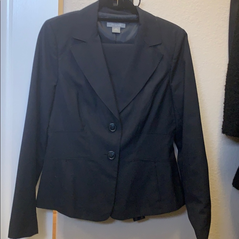 EUC Ann Taylor Factory Black Pant Suit size 10